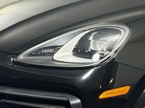 Certified 2023 Porsche Cayenne Platinum Edition AWD/4WD image 49