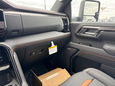 New 2026 GMC Sierra 2500 AT4 w/ AT4 Premium Plus Package AWD/4WD image 27