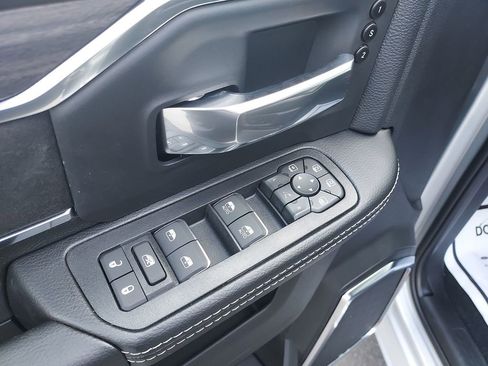 New 2026 RAM 3500 Laramie AWD/4WD image 19