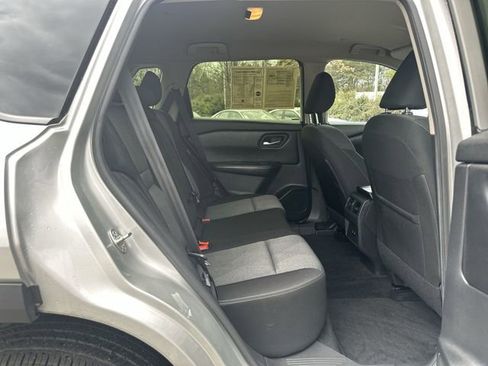 Used 2024 Nissan Rogue SV image 26