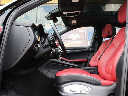 Used 2018 Porsche Macan AWD/4WD image 17