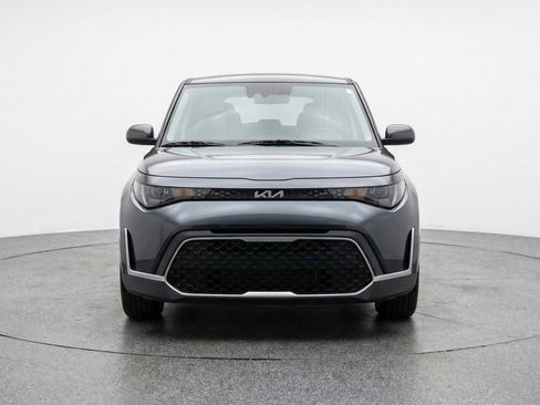 Used 2025 Kia Soul LX w/ LX Technology Package FWD image 2