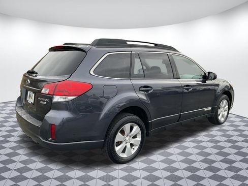 Used 2010 Subaru Outback 2.5i Limited image 3