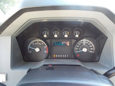 Used 2012 Ford F550 4x4 Regular Cab Super Duty w/ Trailer Tow Pkg image 10