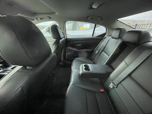 Used 2021 Nissan Sentra SR w/ SR Premium Package FWD image 5