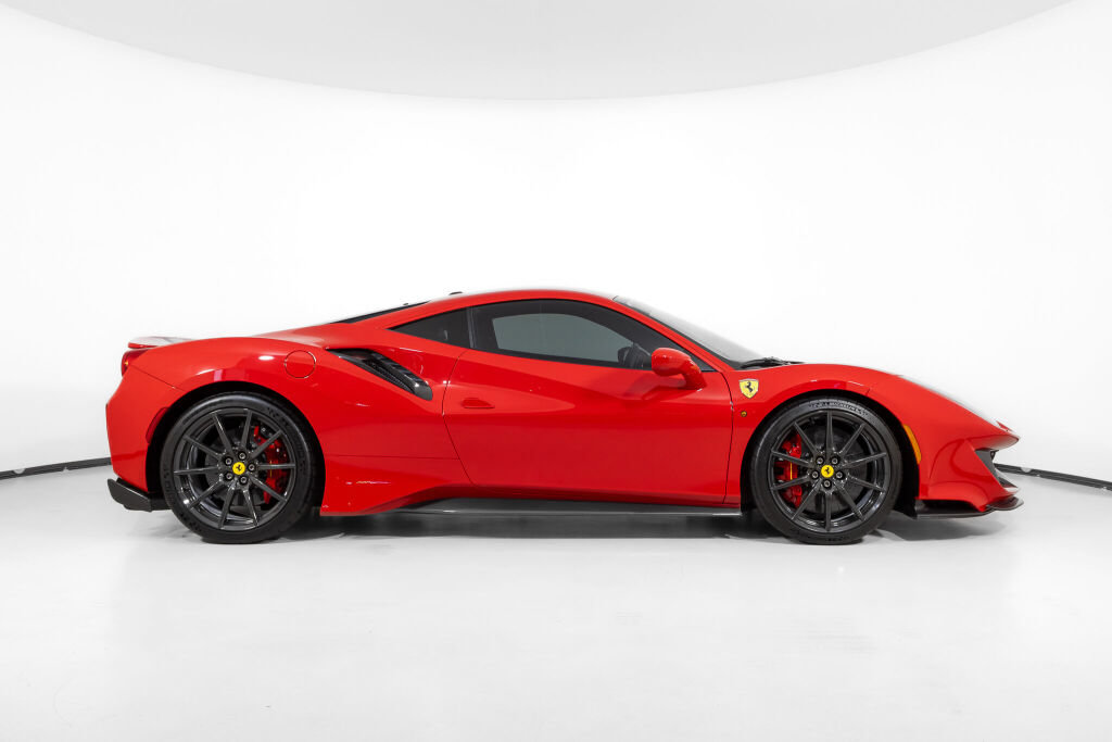 Used 2020 Ferrari 488 Pista Coupe RWD image 10