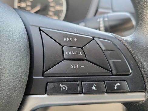 Used 2025 Nissan Altima 2.5 SV FWD image 23