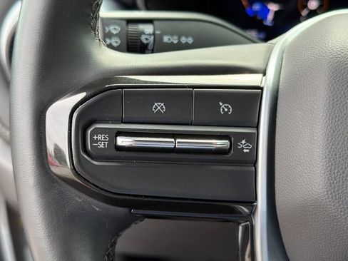 Used 2025 Chevrolet Colorado LT RWD image 24