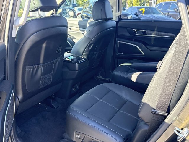 Certified 2024 Kia Telluride EX w/ EX Captain's Chair Package FWD image 6