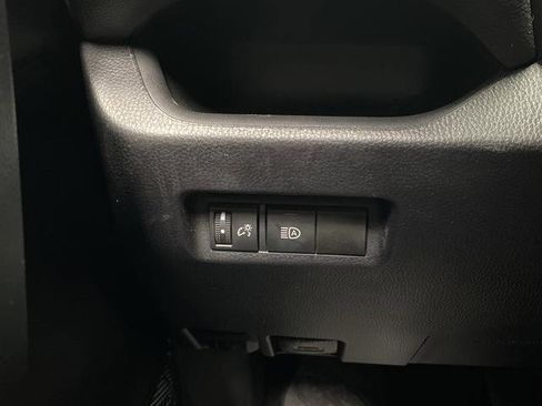 Used 2021 Toyota RAV4 LE image 19