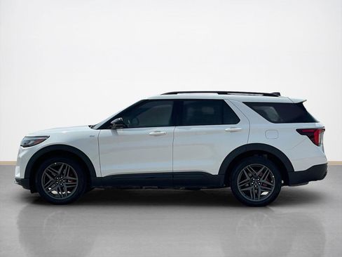 Used 2025 Ford Explorer ST-Line w/ Premium Package image 4