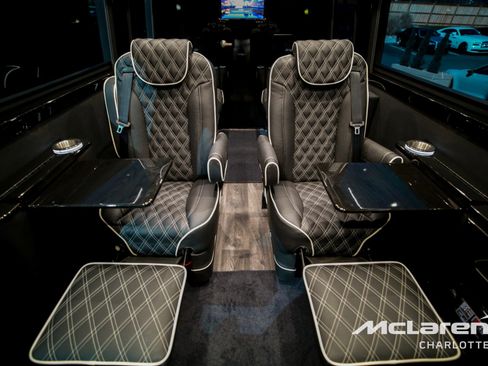 Used 2024 Mercedes-Benz Sprinter 3500 image 23