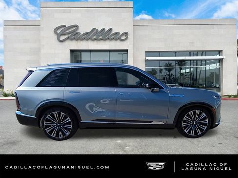 Used 2026 Cadillac Vistiq Premium Luxury image 4