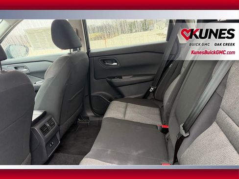 Used 2025 Nissan Rogue SV AWD/4WD image 9