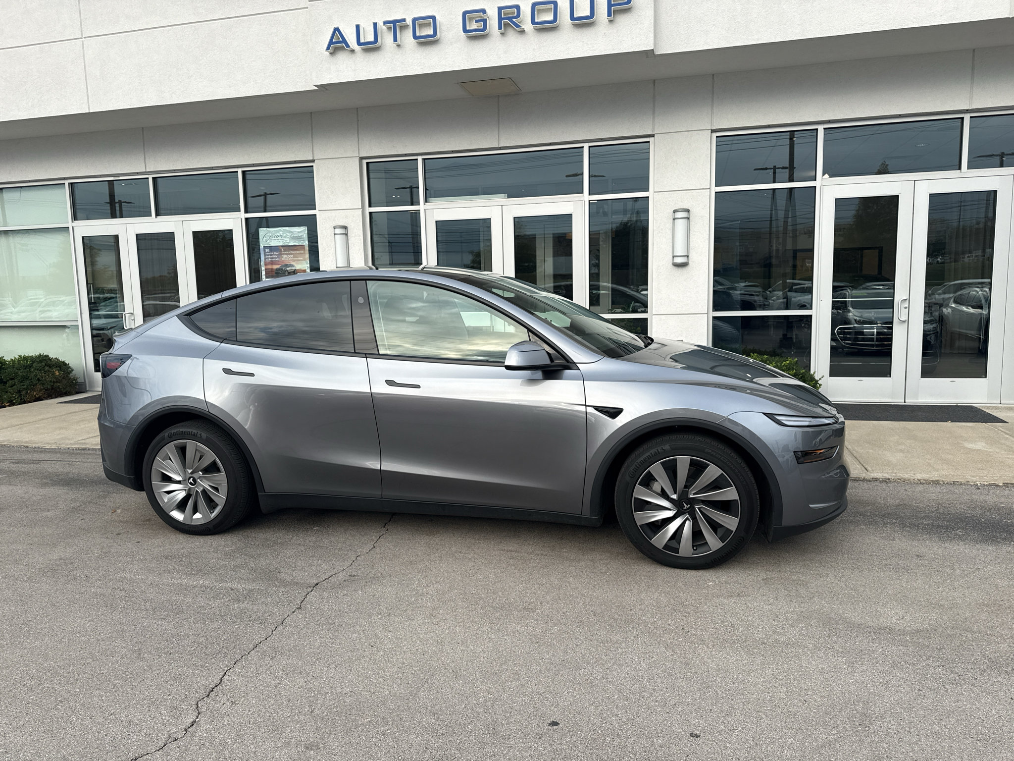 Used 2026 Tesla Model Y Long Range AWD/4WD image 2