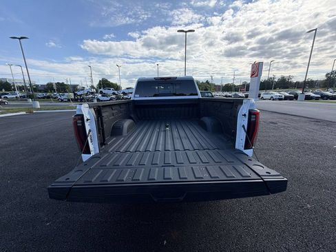 Used 2024 GMC Sierra 2500 AT4 w/ AT4 Preferred Package AWD/4WD image 22