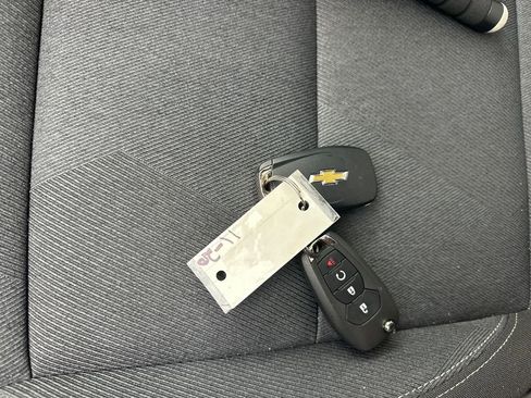 Used 2024 Chevrolet Trax RS w/ Sunroof Package image 33