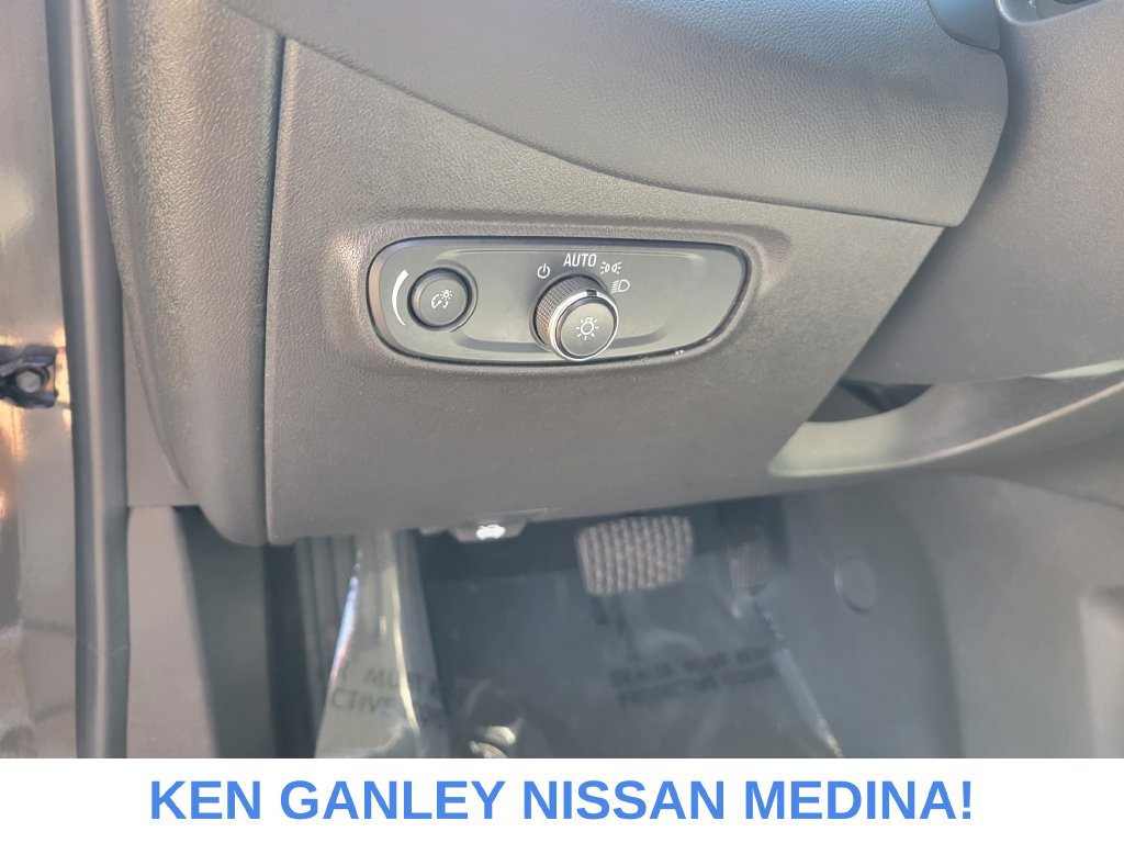 Used 2020 Chevrolet Equinox LS FWD image 33