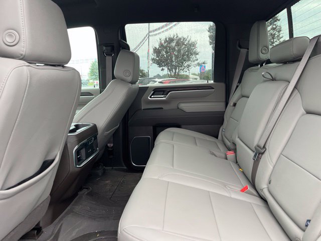 Used 2026 GMC Sierra 2500 SLT w/ SLT Premium Package AWD/4WD image 11