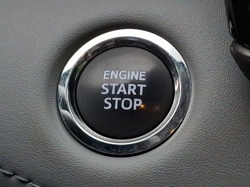Used 2023 Toyota Highlander LE AWD/4WD image 25