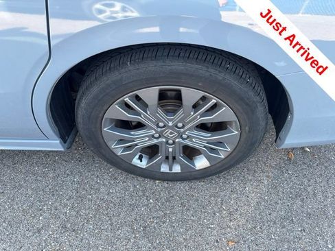 Used 2025 Honda Odyssey Touring image 16