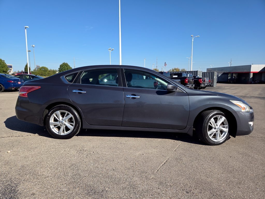 Used 2013 Nissan Altima 2.5 SV FWD image 22