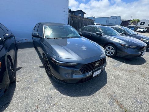 Used 2025 Honda Accord SE image 2
