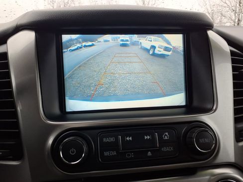 Used 2019 Chevrolet Suburban LT image 24