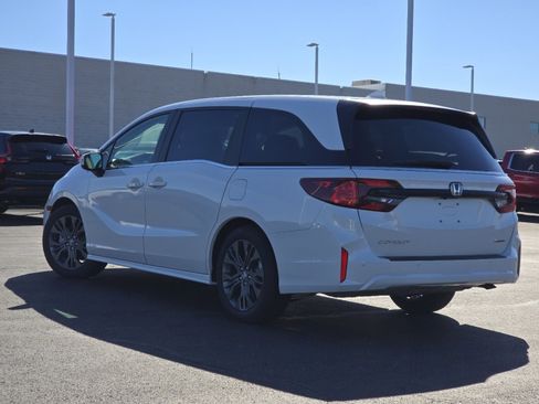 New 2026 Honda Odyssey Touring image 19