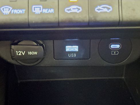 Used 2024 Hyundai Elantra SEL FWD image 26