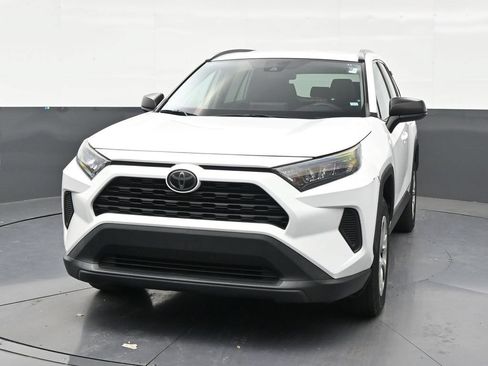 Used 2021 Toyota RAV4 LE FWD image 8