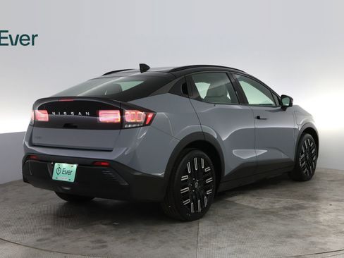 Used 2026 Nissan Leaf Platinum+ w/ Floor Mat Package (Platinum+) FWD image 3