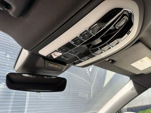 Certified 2026 Porsche Macan Turbo AWD/4WD image 36