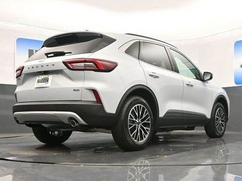 New 2025 Ford Escape SE image 23