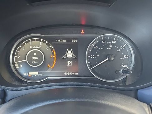 Used 2024 Nissan Versa SV FWD image 15