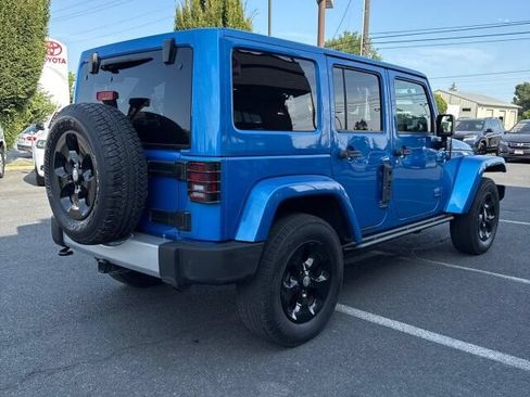 Used 2015 Jeep Wrangler Unlimited Sahara w/ Dual Top Group AWD/4WD image 5