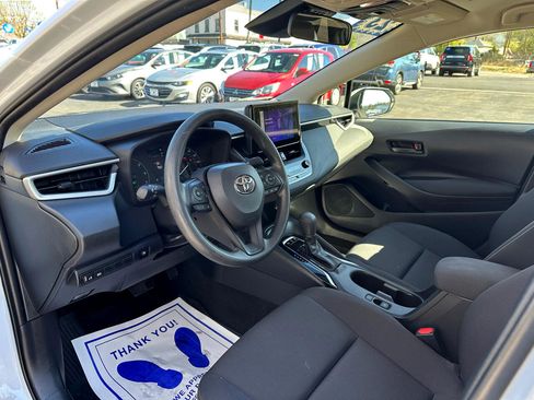 Used 2023 Toyota Corolla LE image 6