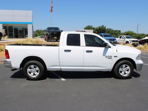 Used 2021 RAM 1500 Tradesman w/ Chrome Appearance Group AWD/4WD image 9