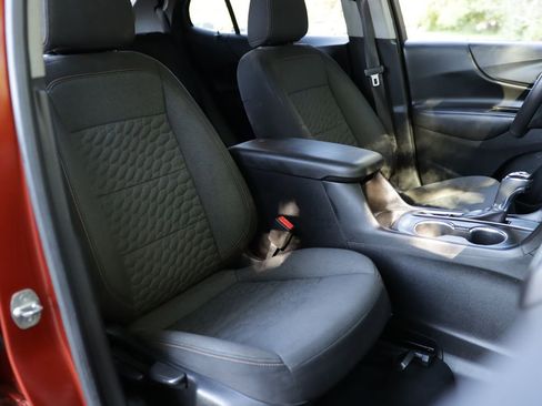 Used 2020 Chevrolet Equinox LT FWD image 27