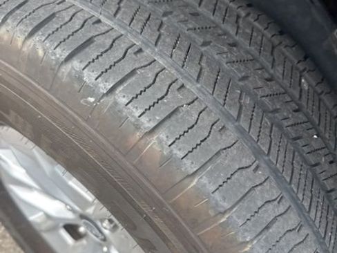 Used 2024 Nissan Frontier SV w/ Technology Package image 9