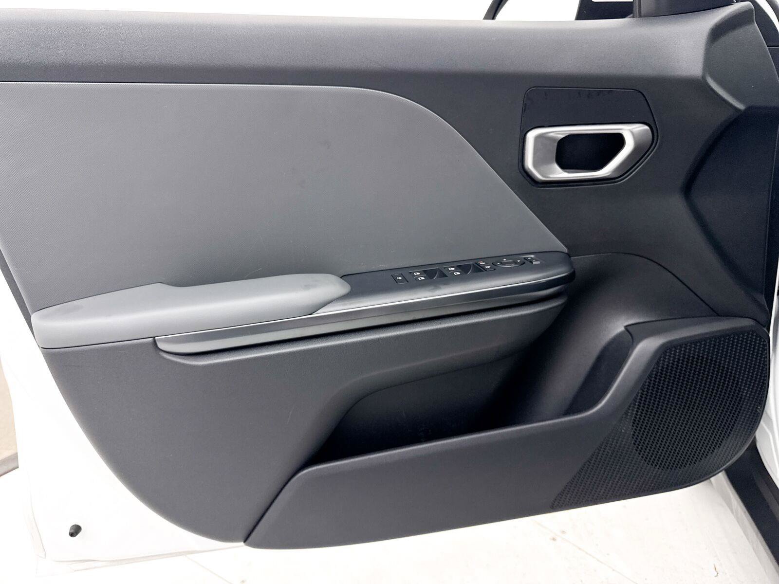 Used 2025 Kia K4 FWD image 26