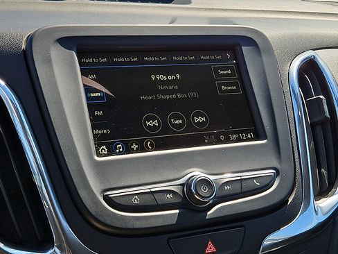 Used 2019 Chevrolet Equinox LT image 16