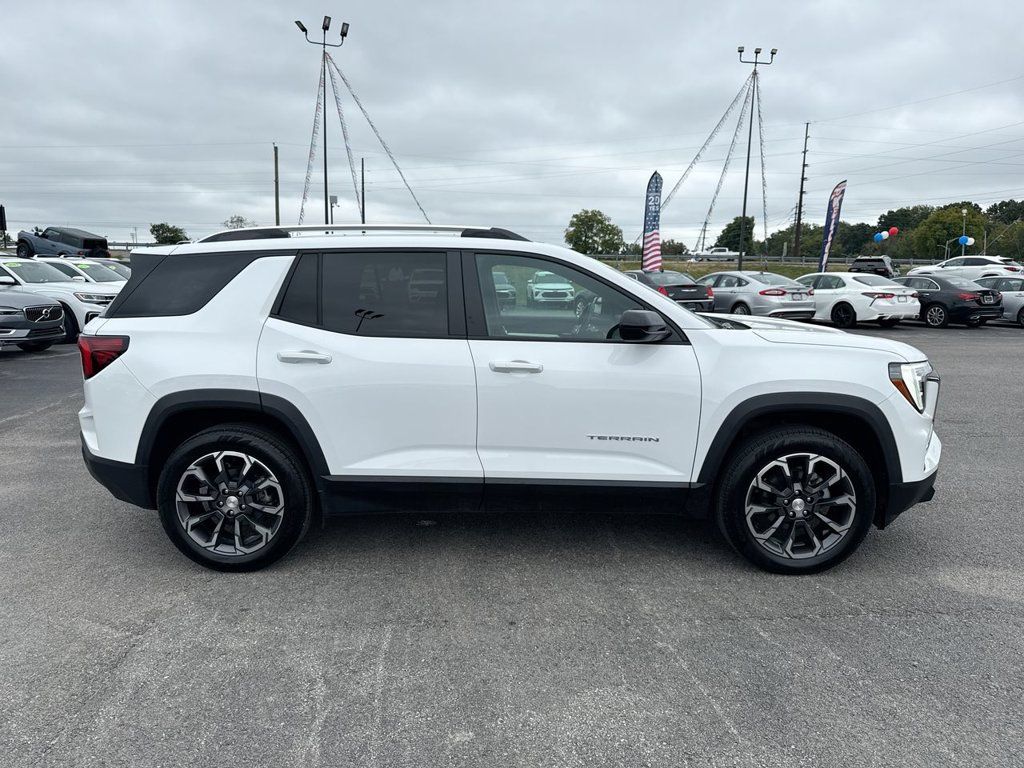 Used 2025 GMC Terrain Elevation w/ Elevation Premium Package AWD/4WD image 14