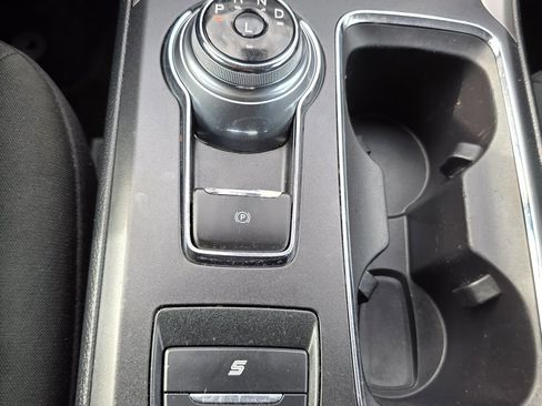 Used 2020 Ford Fusion SE image 11
