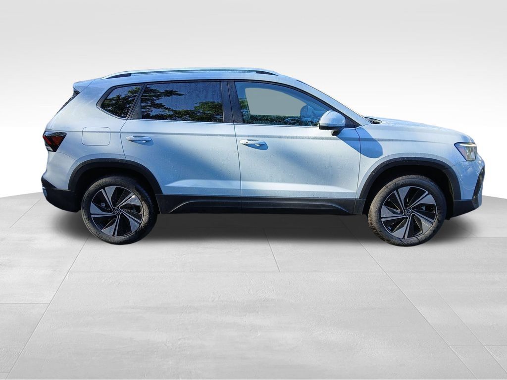 New 2026 Volkswagen Taos SE AWD/4WD image 6