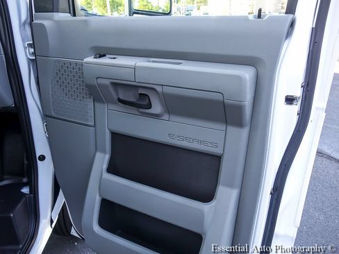 Used 2025 Ford E-450 and Econoline 450 Super Duty w/ Power Equipment Group RWD image 19