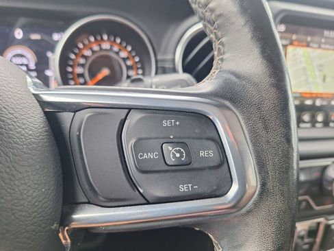 Used 2020 Jeep Wrangler Unlimited Sahara AWD/4WD image 14