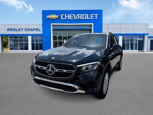 Used 2025 Mercedes-Benz GLC 300 image 2