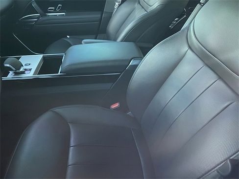 Used 2025 Land Rover Range Rover Long Wheelbase SE image 7