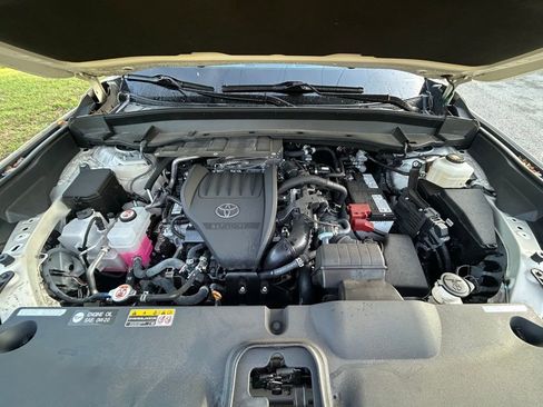 Used 2024 Toyota Grand Highlander XLE image 11